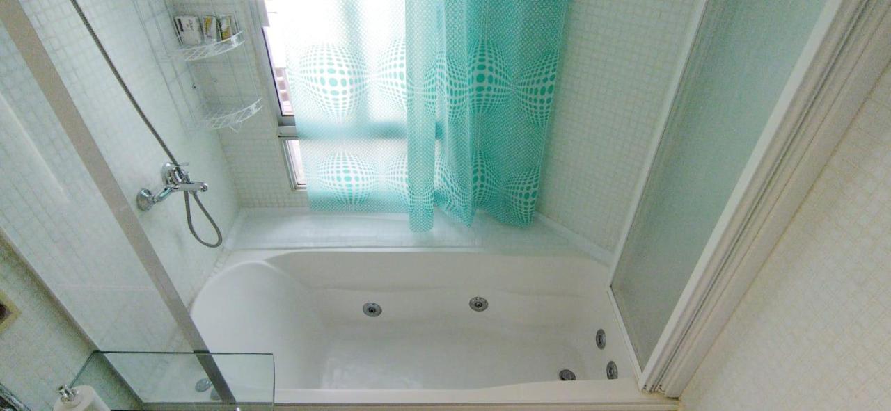House With Large Terrace, Jacuzzi And Gated Parking For One Car Βίλα Μοντεβιδέο Εξωτερικό φωτογραφία